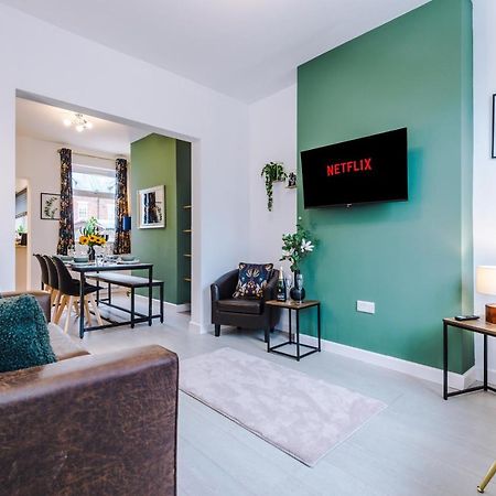 Stunning 3-Bed Home In Nantwich By 53 Degrees Property - Amazing Location, Ideal For Groups - Sleeps 6 ภายนอก รูปภาพ