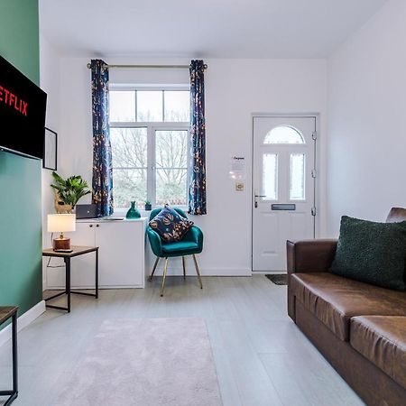 Stunning 3-Bed Home In Nantwich By 53 Degrees Property - Amazing Location, Ideal For Groups - Sleeps 6 ภายนอก รูปภาพ