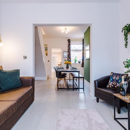 Stunning 3-Bed Home In Nantwich By 53 Degrees Property - Amazing Location, Ideal For Groups - Sleeps 6 ภายนอก รูปภาพ