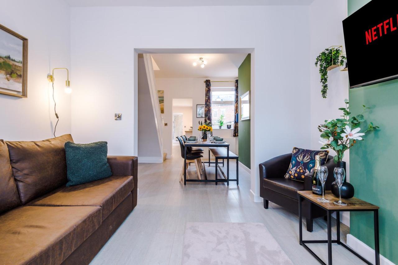 Stunning 3-Bed Home In Nantwich By 53 Degrees Property - Amazing Location, Ideal For Groups - Sleeps 6 ภายนอก รูปภาพ