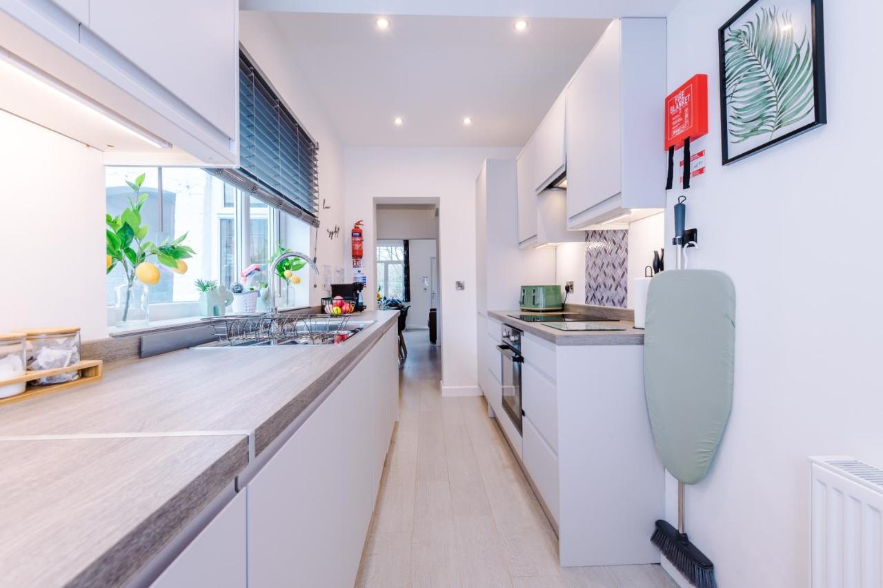 Stunning 3-Bed Home In Nantwich By 53 Degrees Property - Amazing Location, Ideal For Groups - Sleeps 6 ภายนอก รูปภาพ